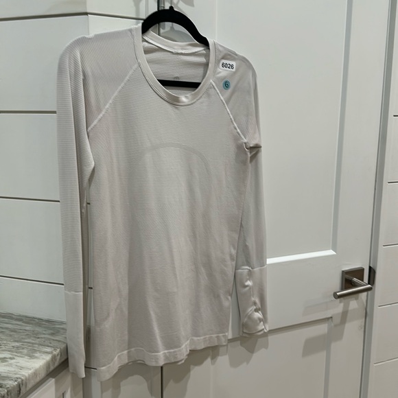 (6026)  🍋 LULULEMON RUN: Swiftly Tech Long Sleeve Crew Sz 6 WHITE VGUC - Picture 7 of 11